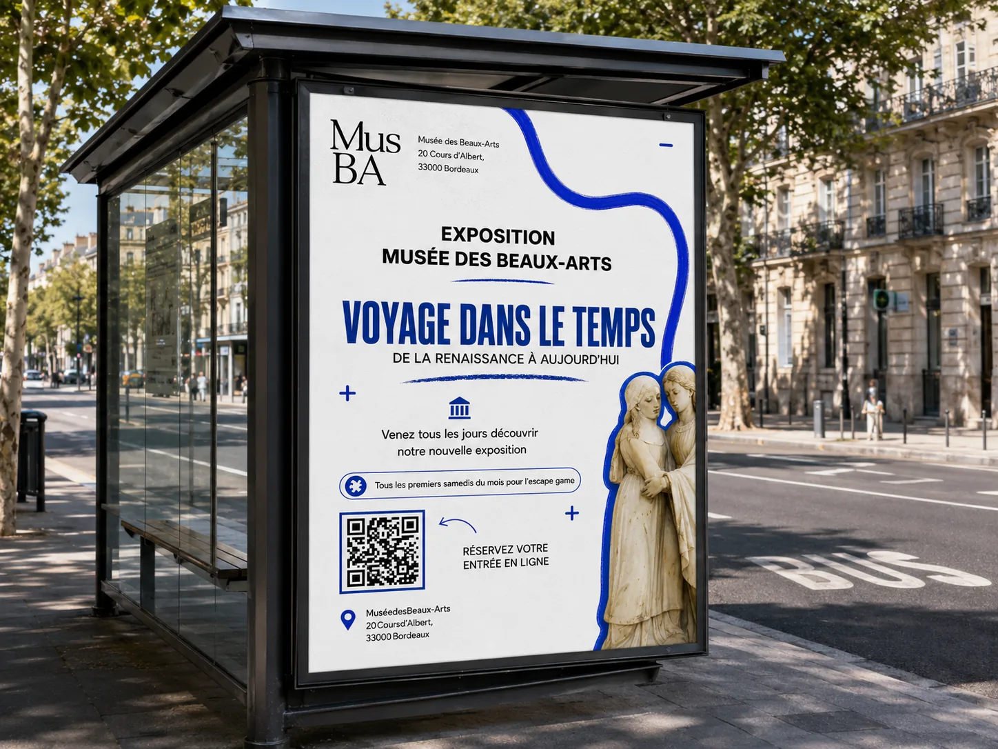 Affiche de l’exposition sur un abribus bordelais
